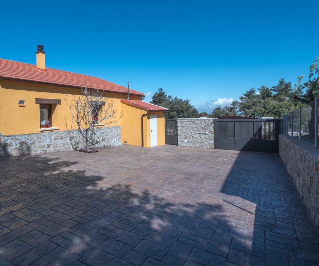 Casa Cantera Del Berrocal Ortigosa del Monte Exteriör bild